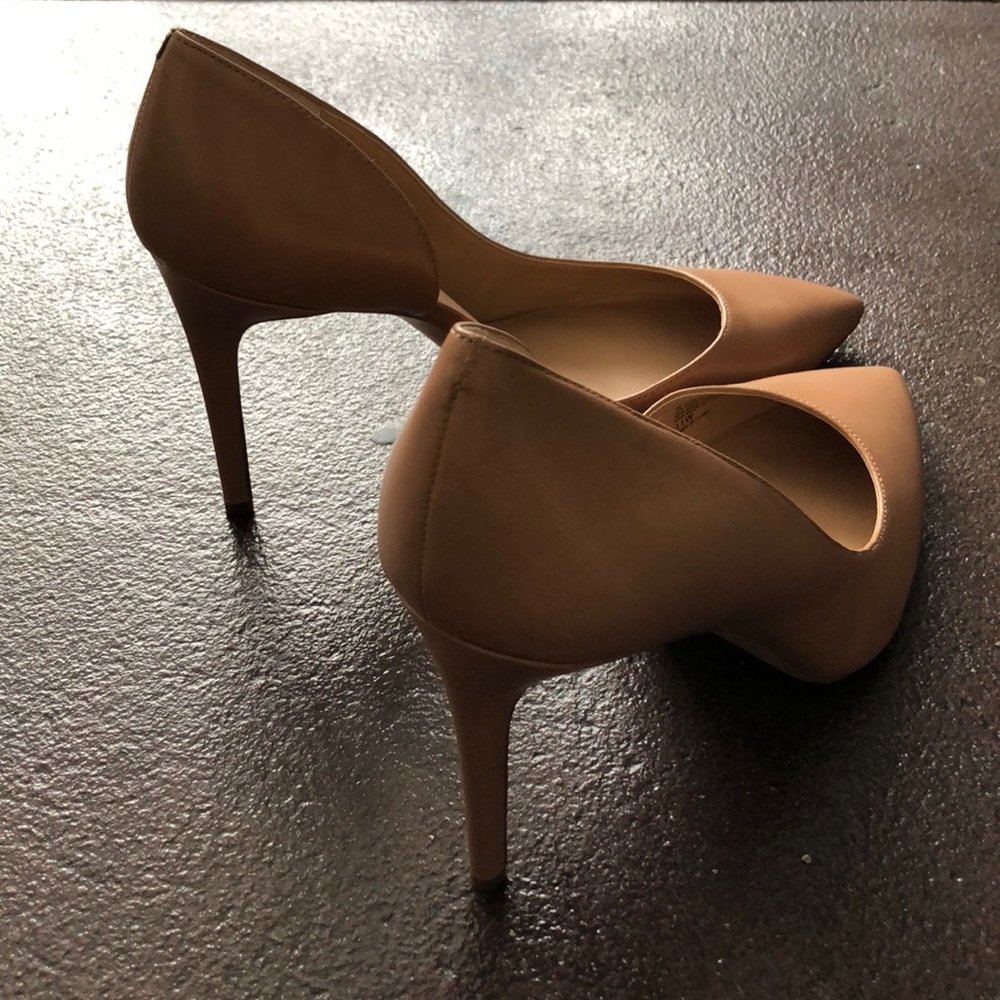 MUST GO INC Leather Heels 11W